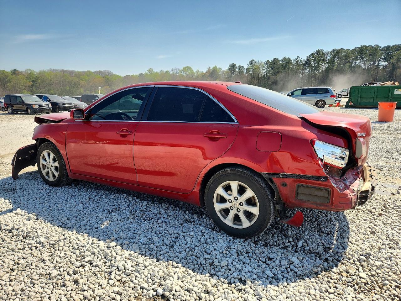 2011 Toyota Camry Le - Фото 2
