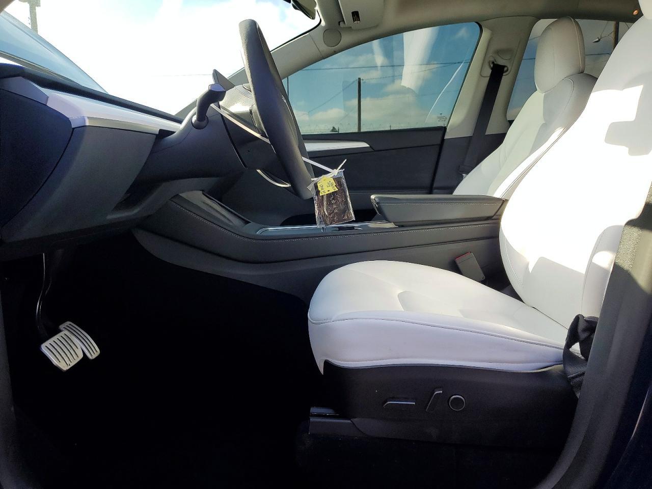 2022 Tesla Model Y - Image 7