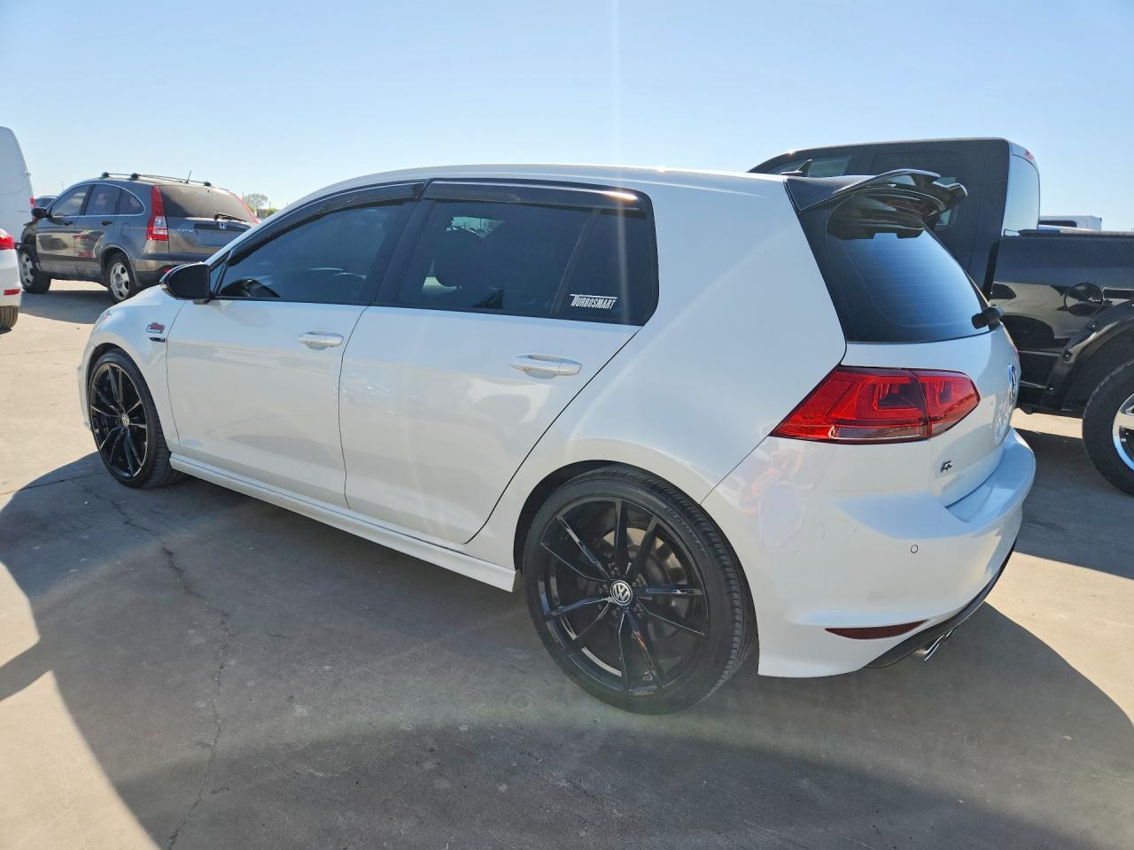 2017 Volkswagen Golf R - Фото 2