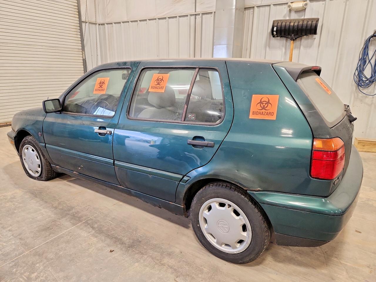 2008 Volkswagen Golf - Image 2