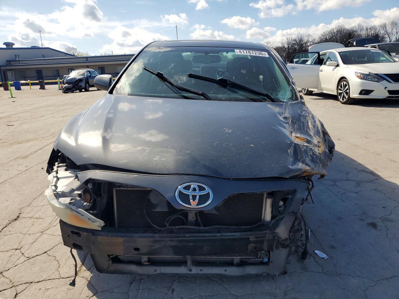 2011 Toyota Camry Se - Image 5