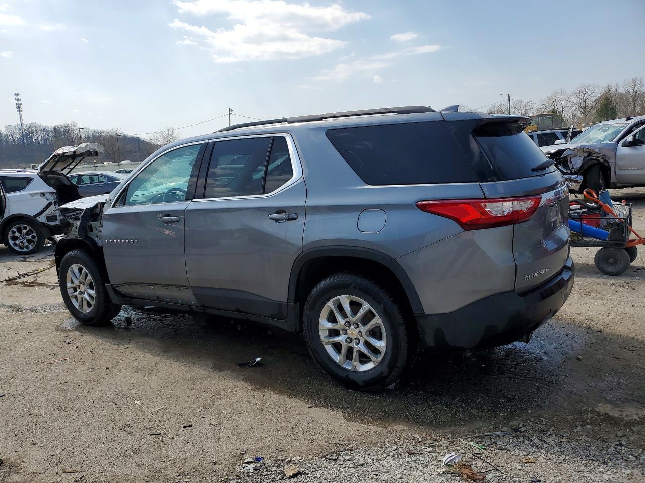 2021 Chevrolet Traverse Lt - Image 2