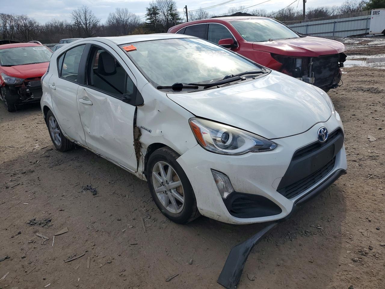 2017 Toyota Prius C - Фото 4
