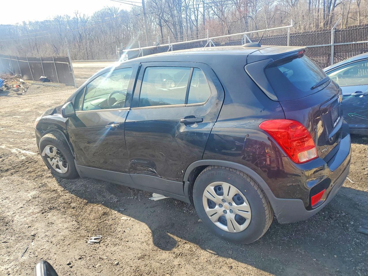 2019 Chevrolet Trax Ls - Image 2