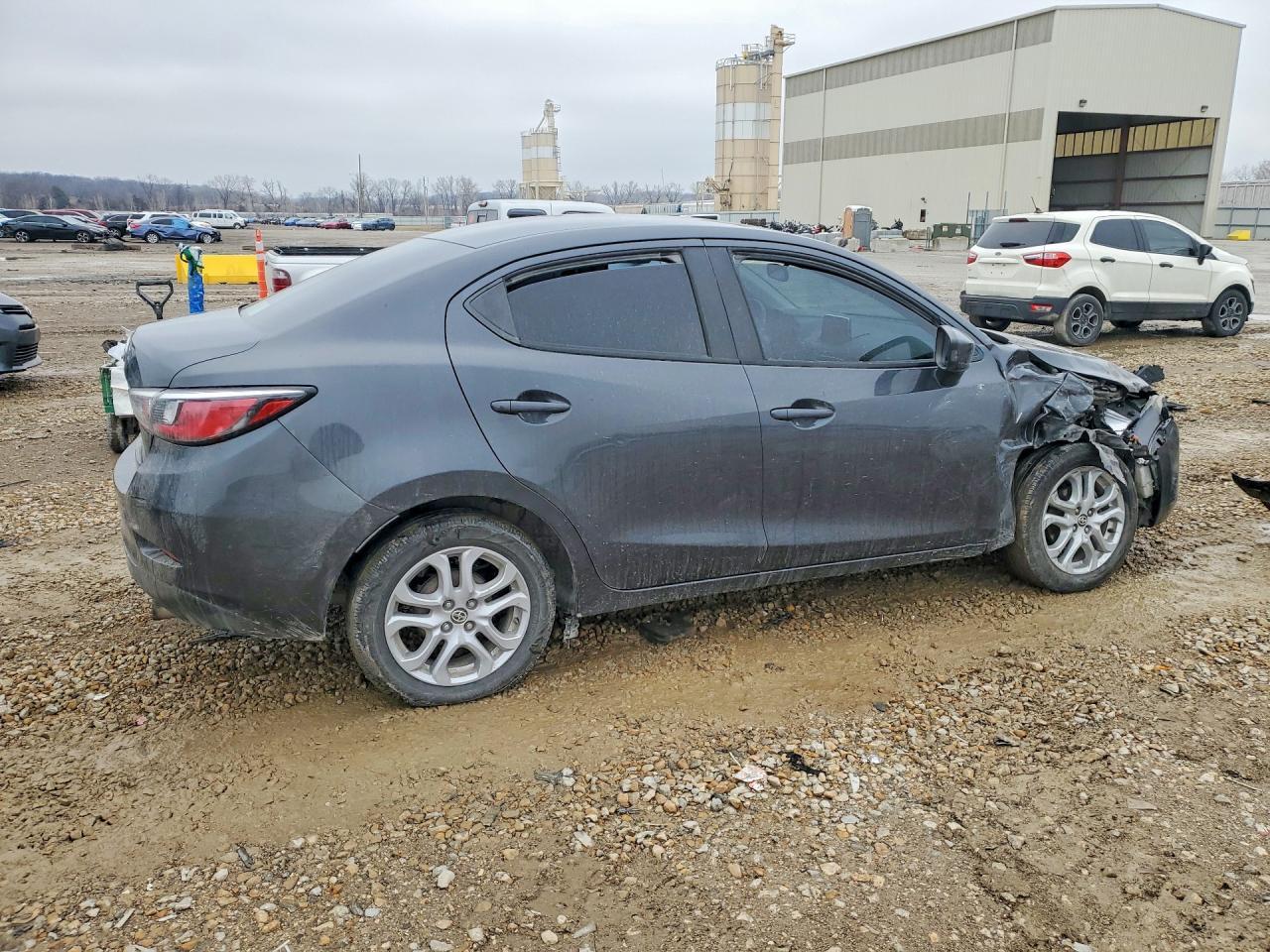 2016 Toyt Scion Ia Base - Фото 3