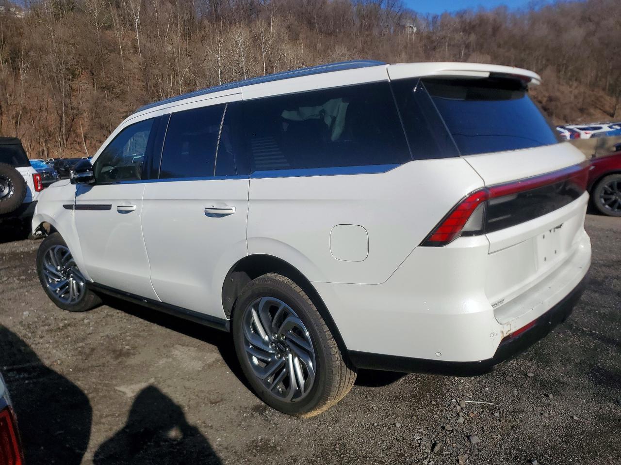 2025 Lincoln Navigator Reserve - Image 2