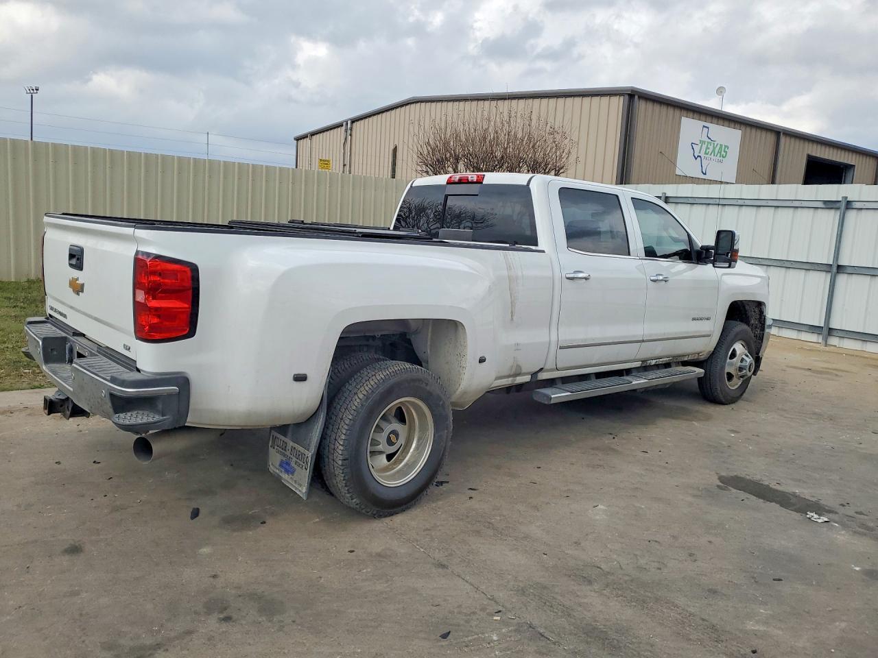2018 Chevrolet Silverado K3500 Ltz - Image 3