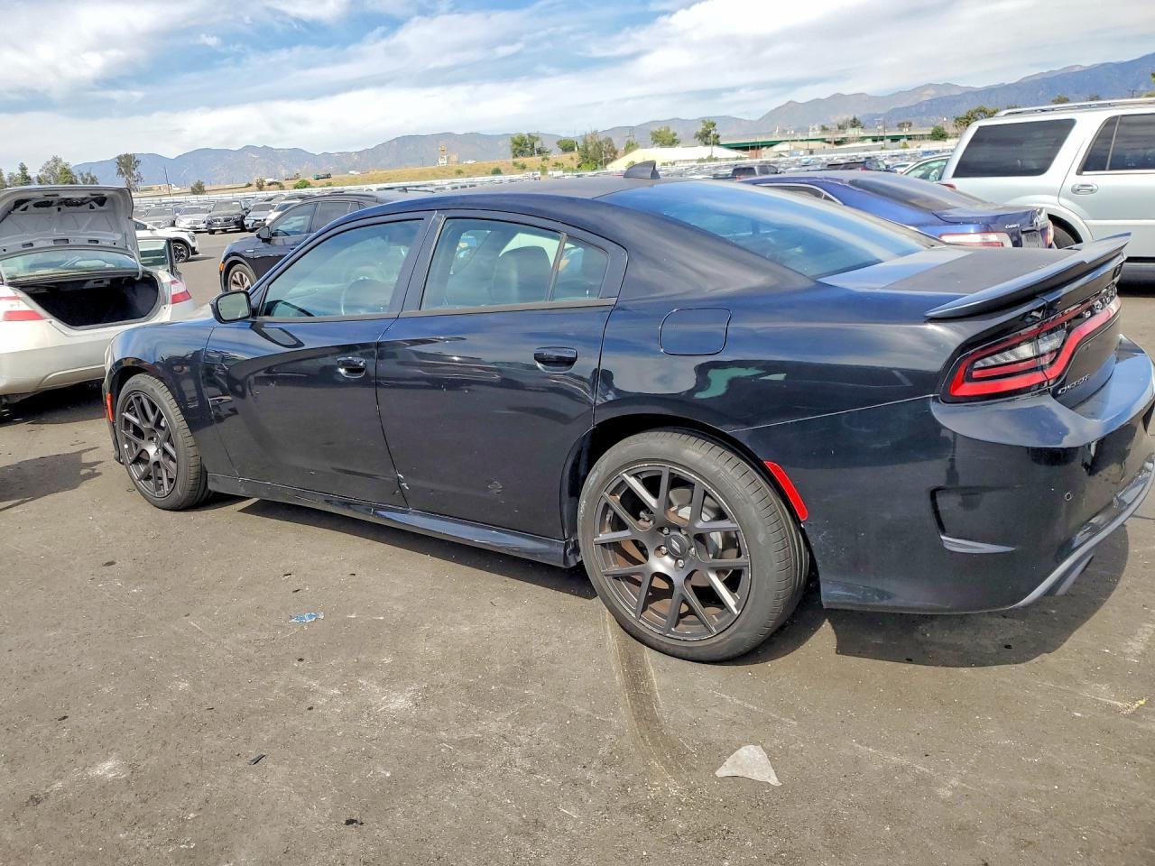 2017 Dodge Charger R - Фото 2