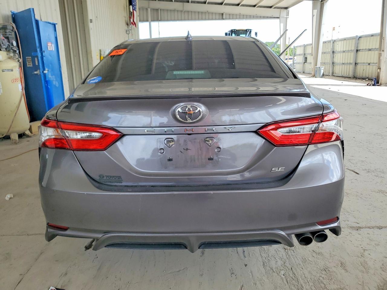 2019 Toyota Camry Se - Фото 6