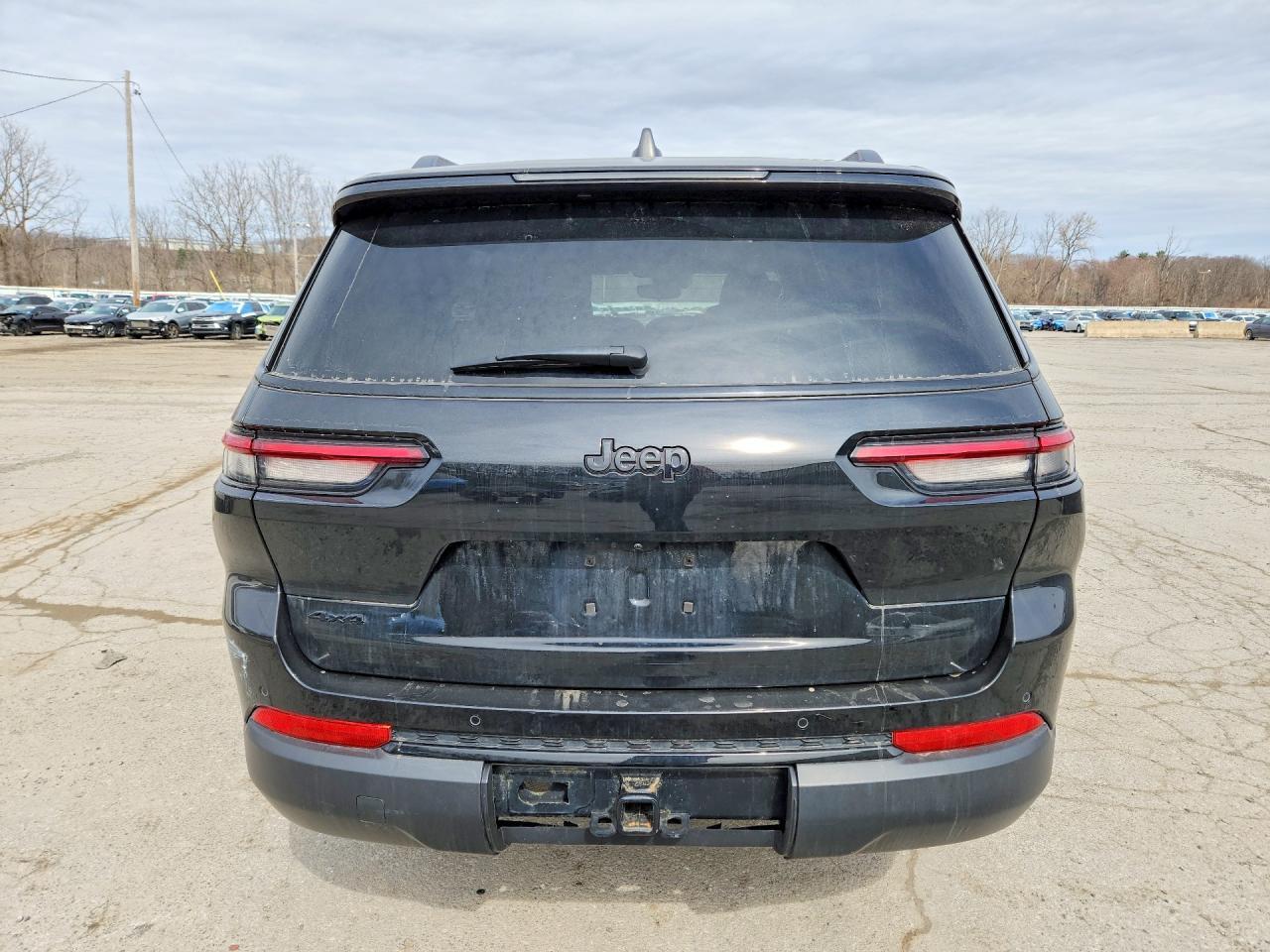 2024 Jeep Grand Cherokee L Laredo - Image 6