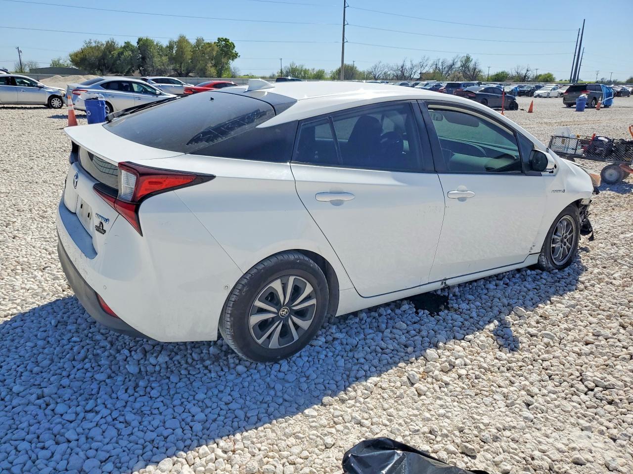2021 Toyota Prius Le - Image 3