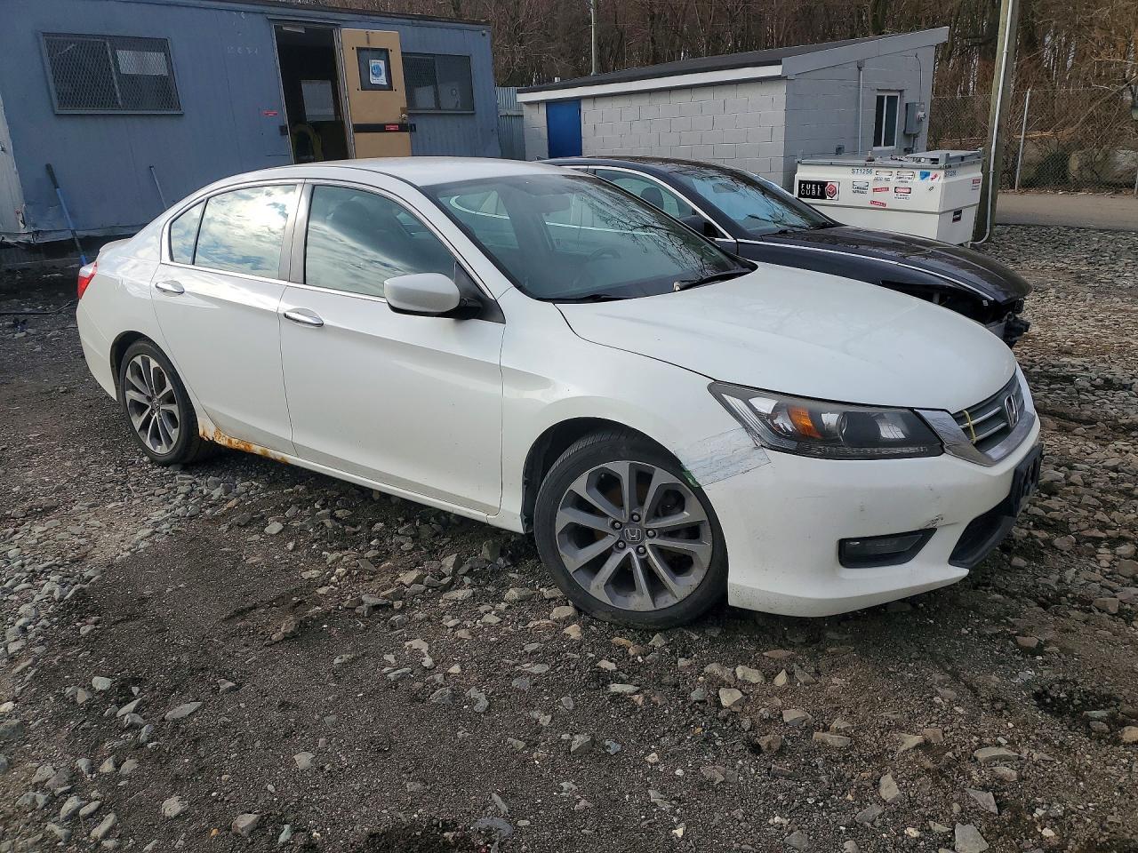 2013 Hond Accord - Image 4