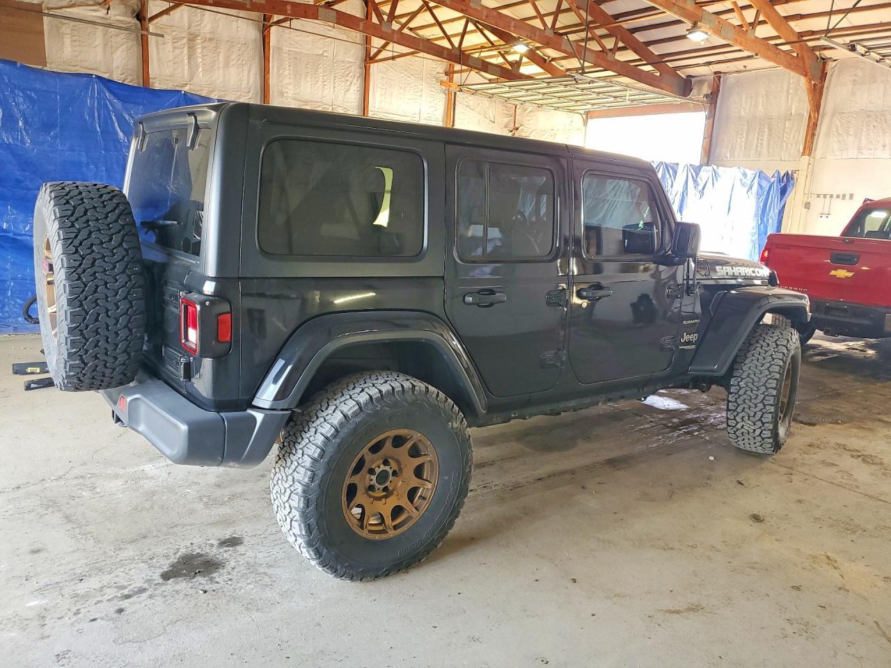 2018 Jeep Wrangler Unlimited Sahara - Image 3