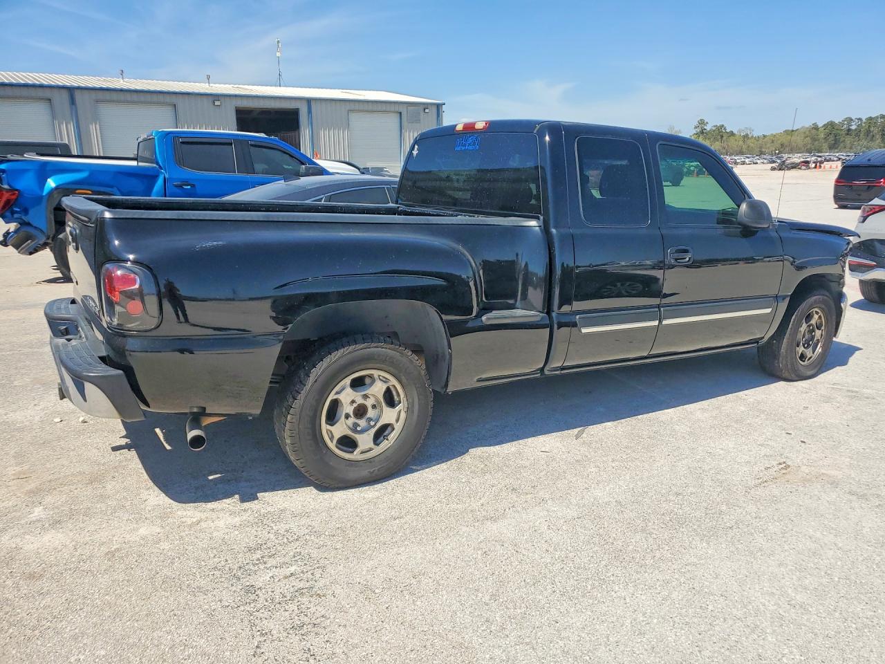 2003 Chevrolet Silverado C1500 - Image 3