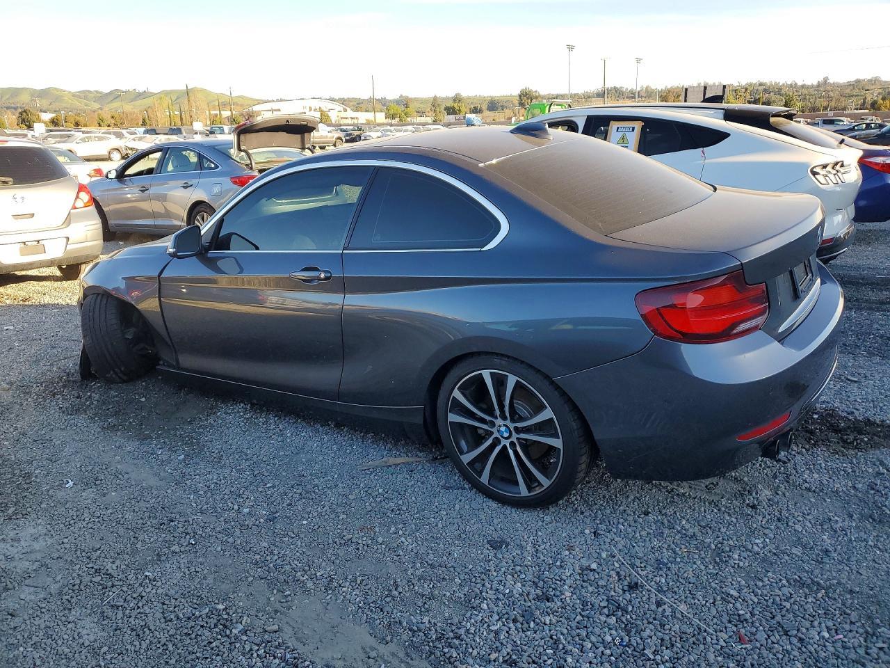 2020 BMW 230I - Фото 2