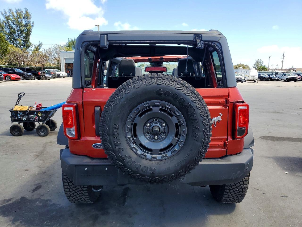 2024 Ford Bronco Big Bend - Image 6