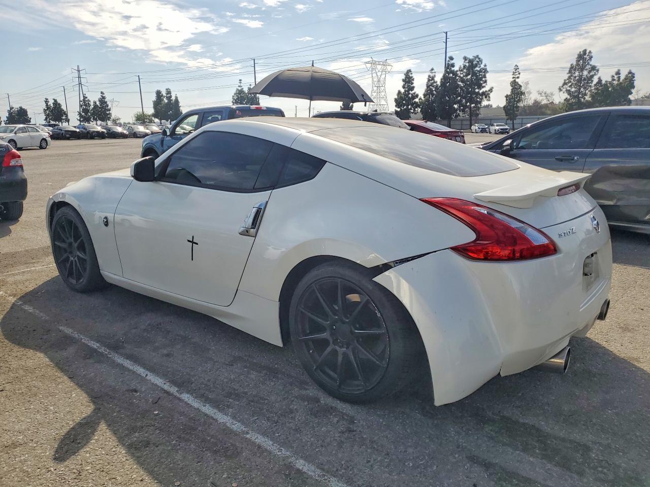2016 Nissan 370Z Base - Фото 2