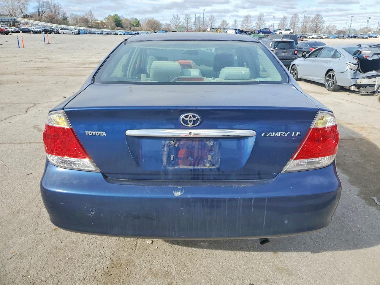 2006 Toyota Camry Le - Image 6