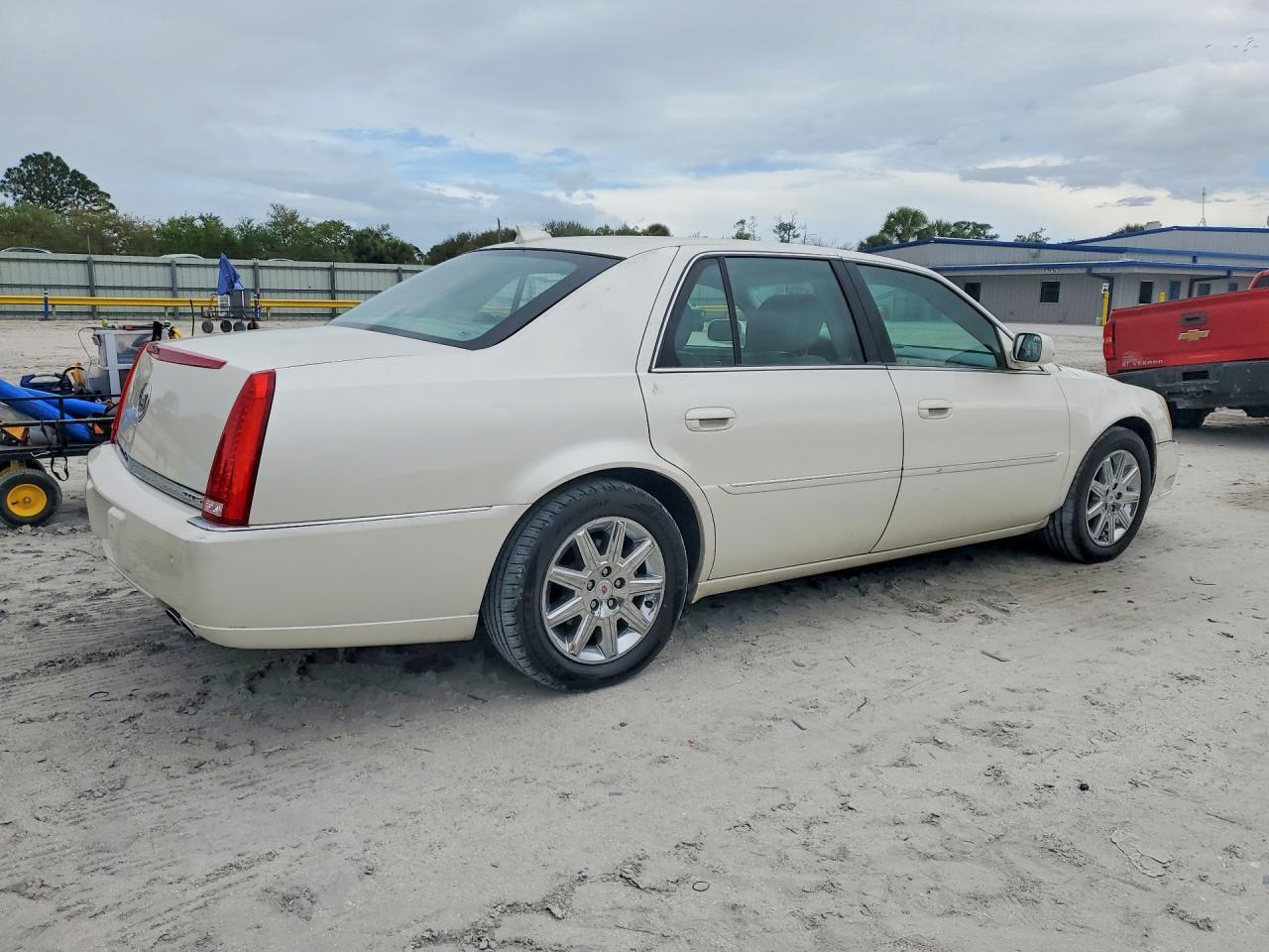 2011 Cadillac Dts Premium Collection - Image 3