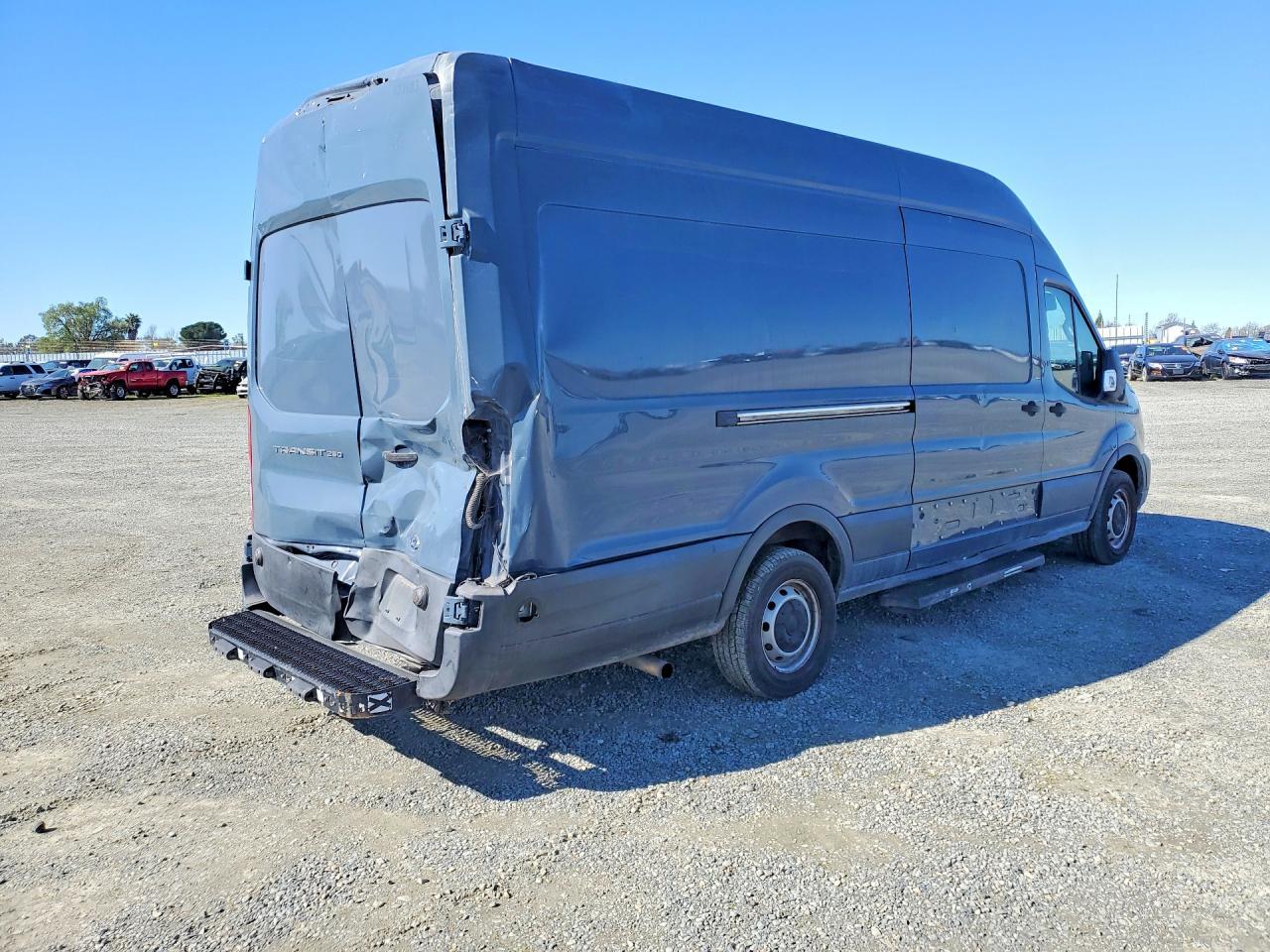 2020 Ford Transit 250 Delivery Van - Фото 3