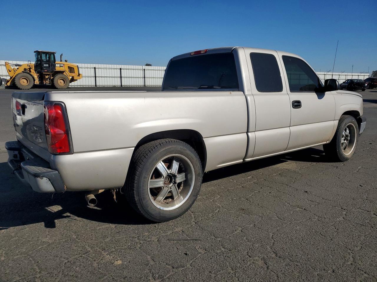 2005 Chevrolet Silverado C1500 - Фото 3