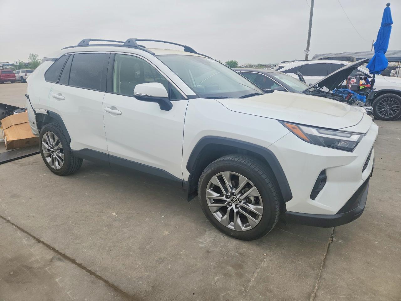 2023 Toyota Rav4 Xle Premium - Image 4