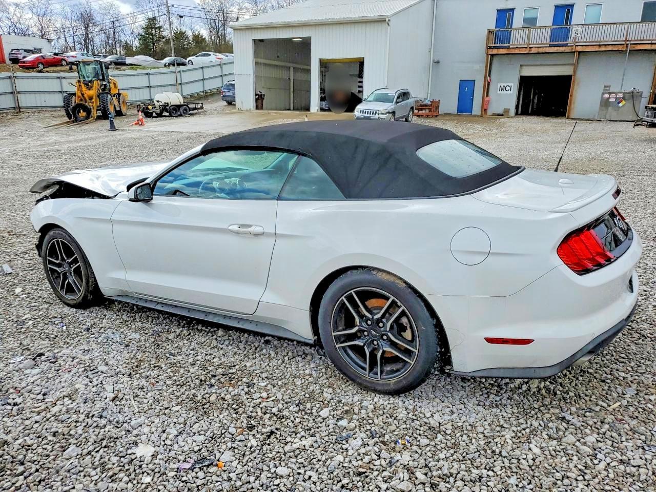 2018 Ford Mustang - Фото 2