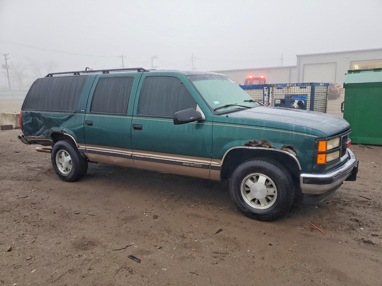 1996 GMC Suburban C1500 - Image 4