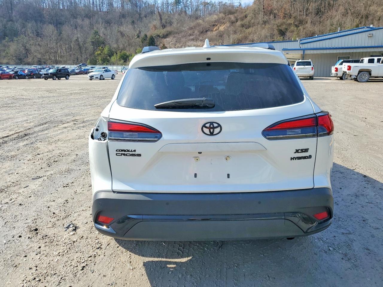 2024 Toyota Corolla Cross Se - Фото 6