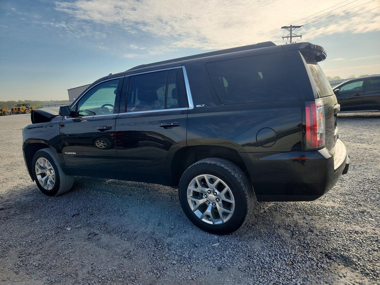 2017 GMC Yukon Slt - Фото 2