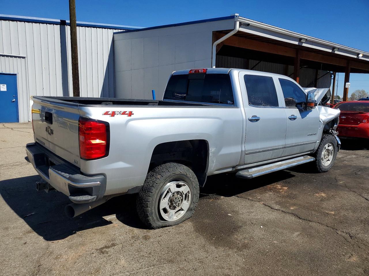 2018 Chevrolet Silverado K2500 Heavy Duty Ltz - Image 3