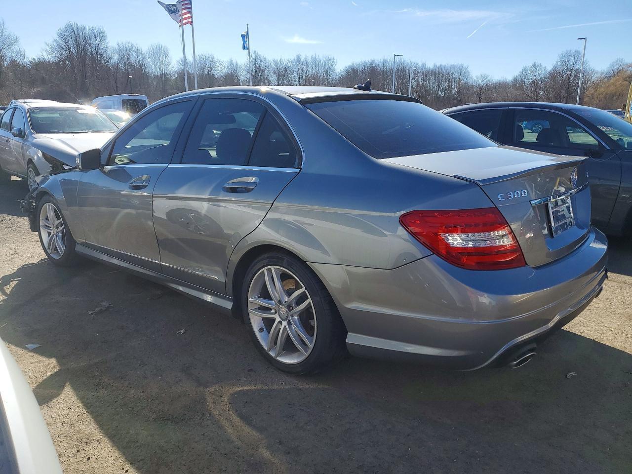 2012 Mercedes Benz C 300 4Matic - Фото 2