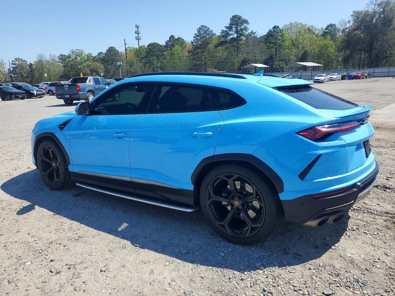2022 Lamborghini Urus - Image 2
