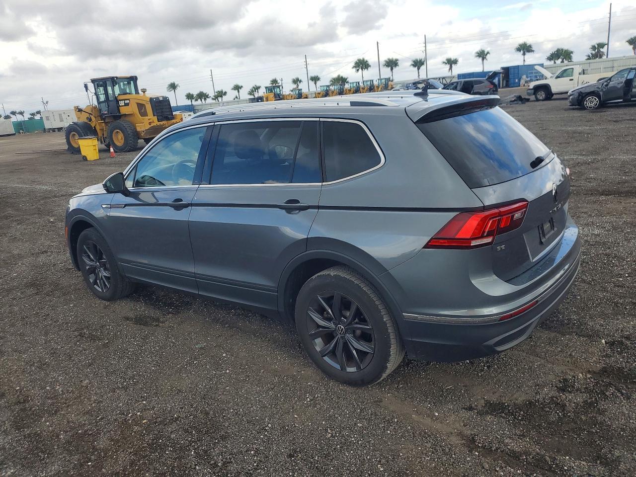 2024 Volkswagen Tiguan Se - Image 2