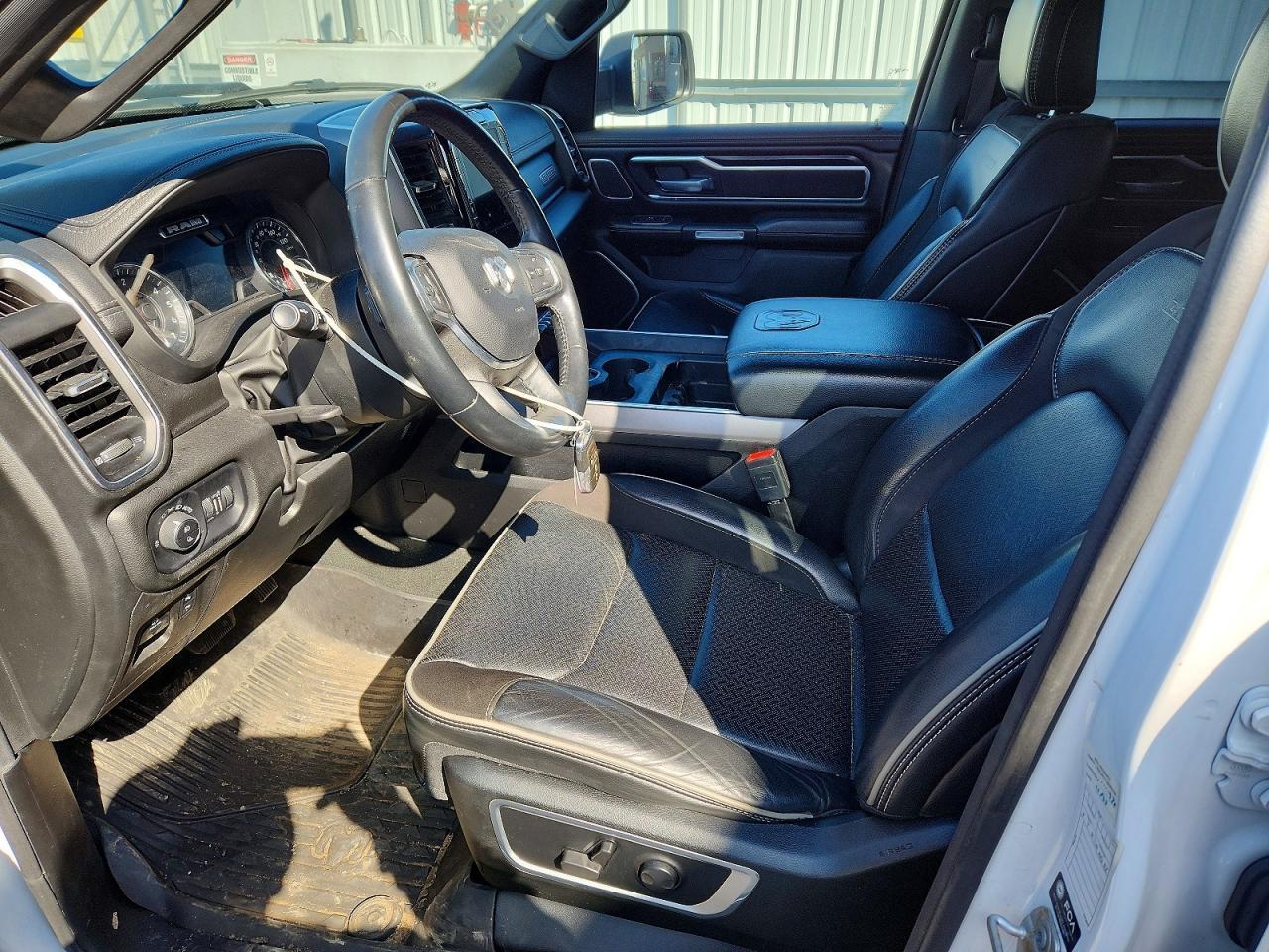 2023 Ram 1500 Laramie - Фото 7