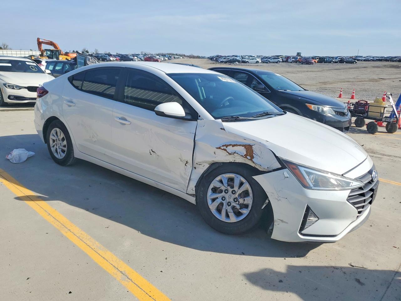 2019 Hyundai Elantra Se - Фото 4