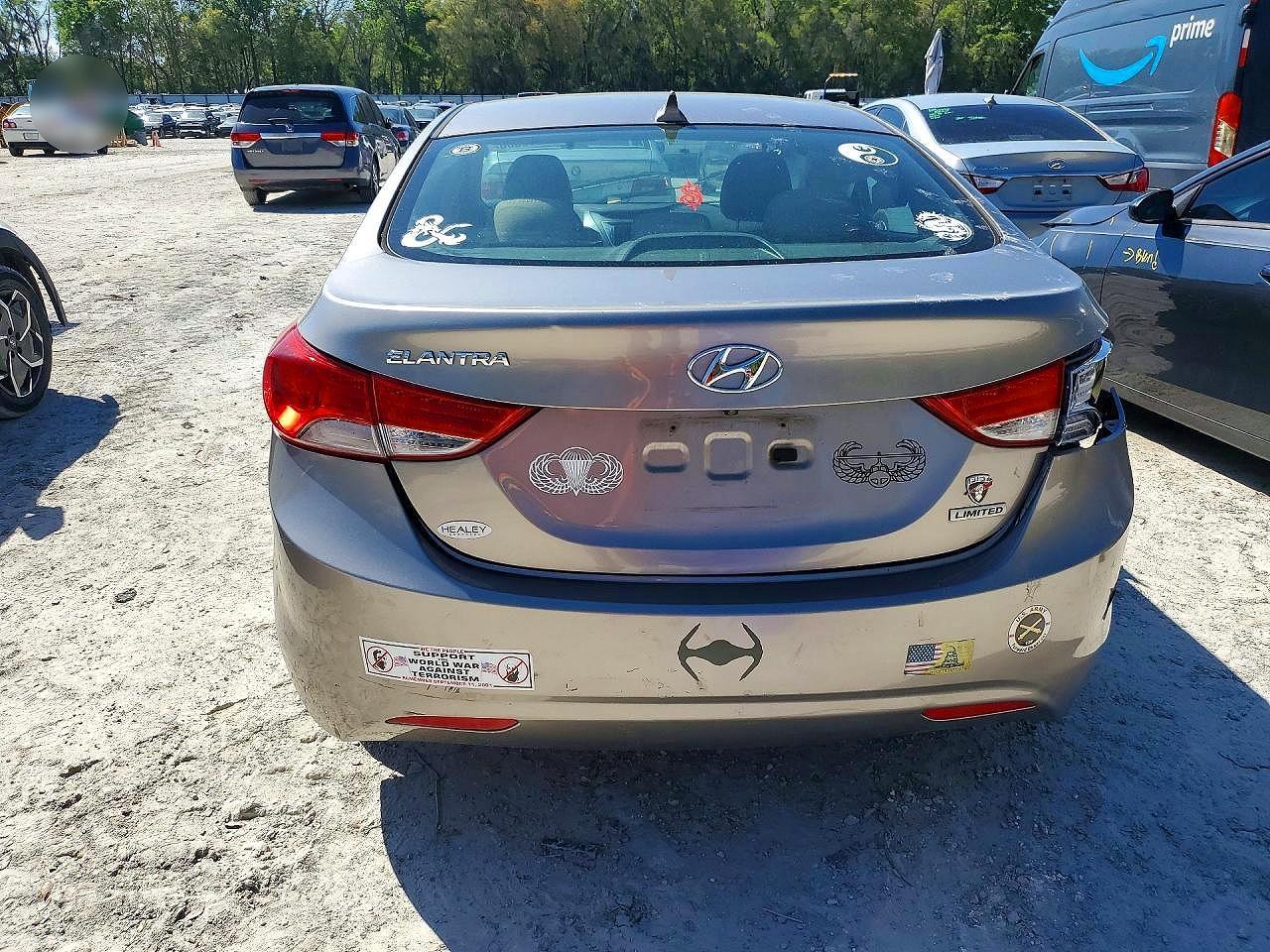 2012 Hyundai Elantra Limited - Image 6