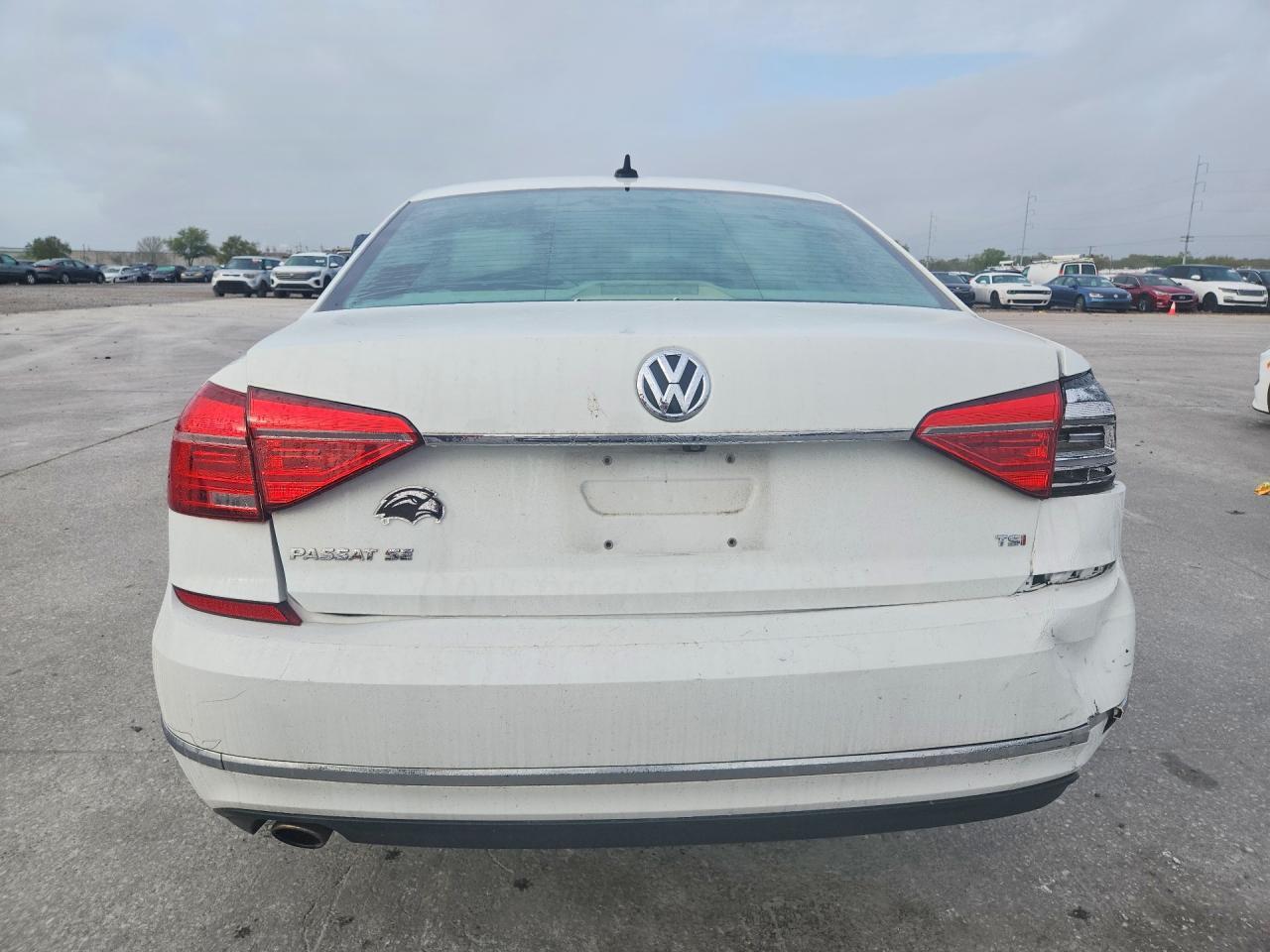 2016 Volkswagen Passat Se - Фото 6