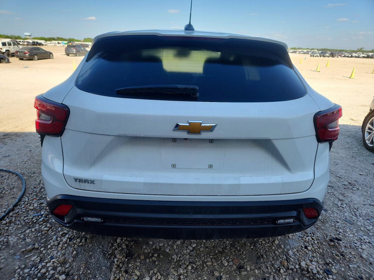 2025 Chevrolet Trax Ls - Фото 6