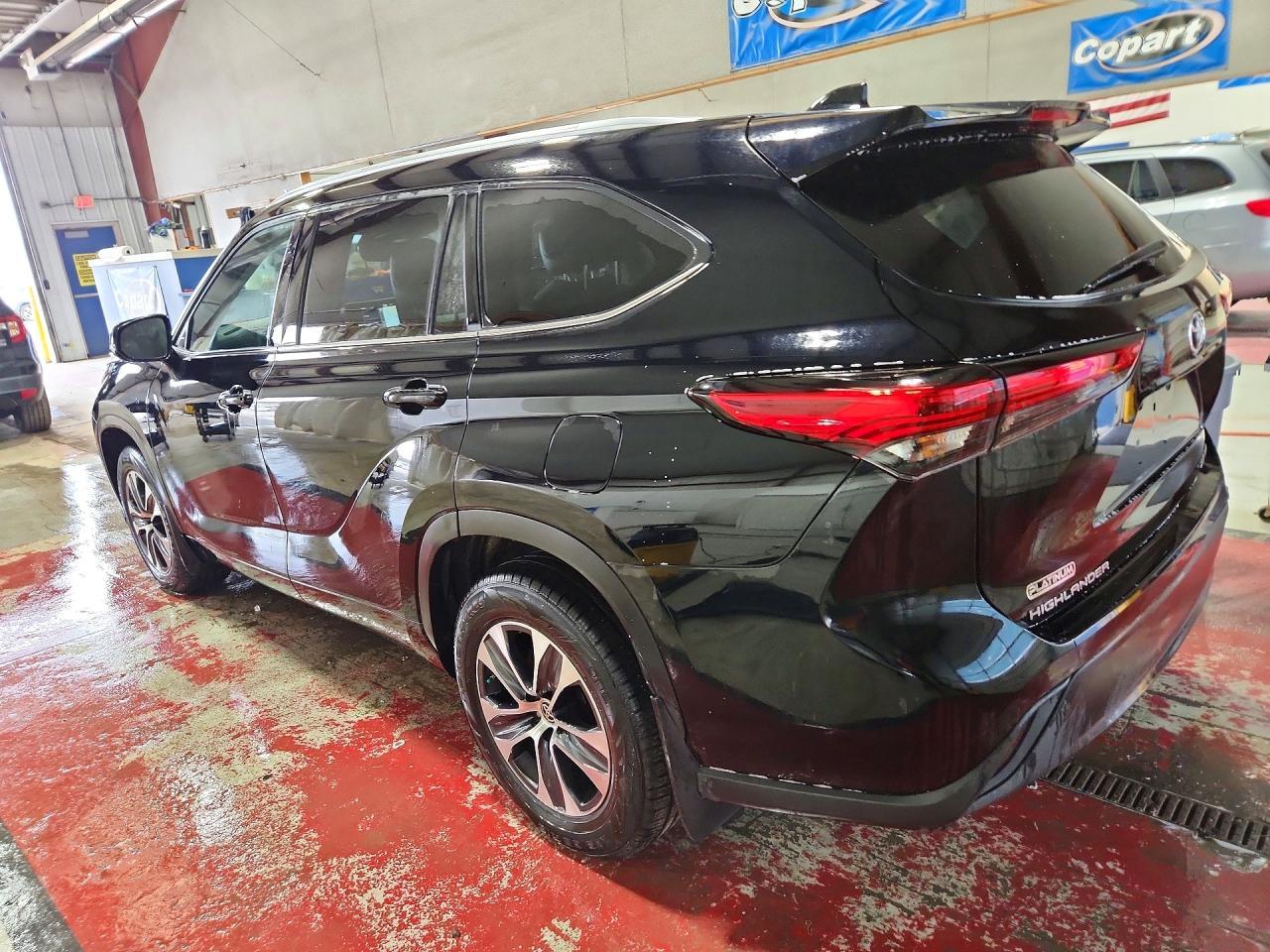 2021 Toyota Highlander Xle - Фото 2
