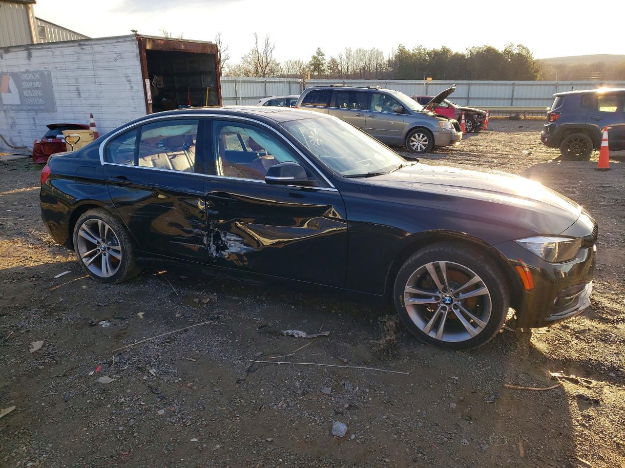 2017 BMW 330 Xi - Фото 4