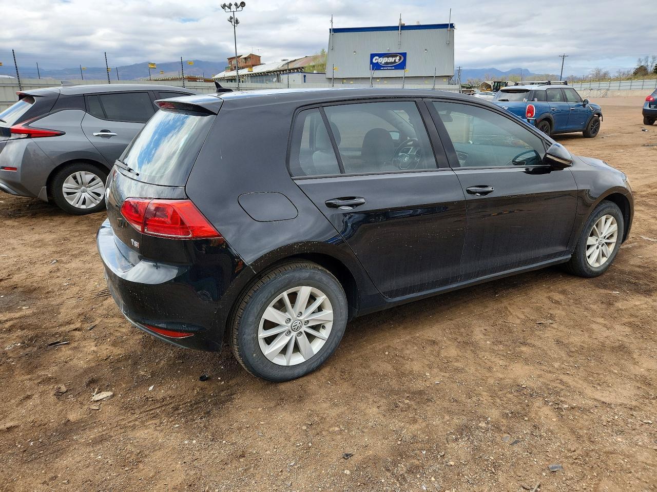 2017 Volkswagen Golf S - Фото 3