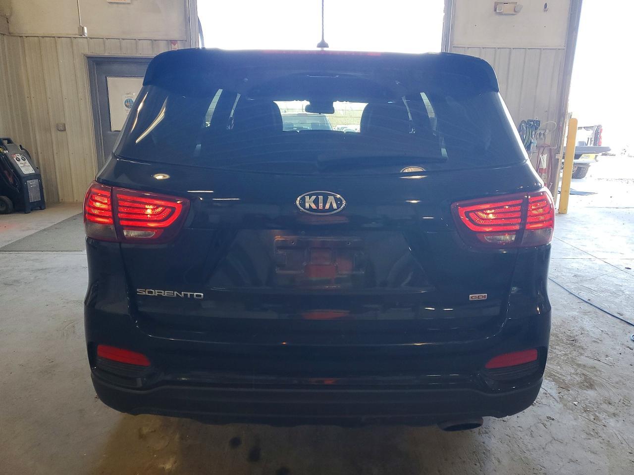 2020 Kia Sorento L - Image 6