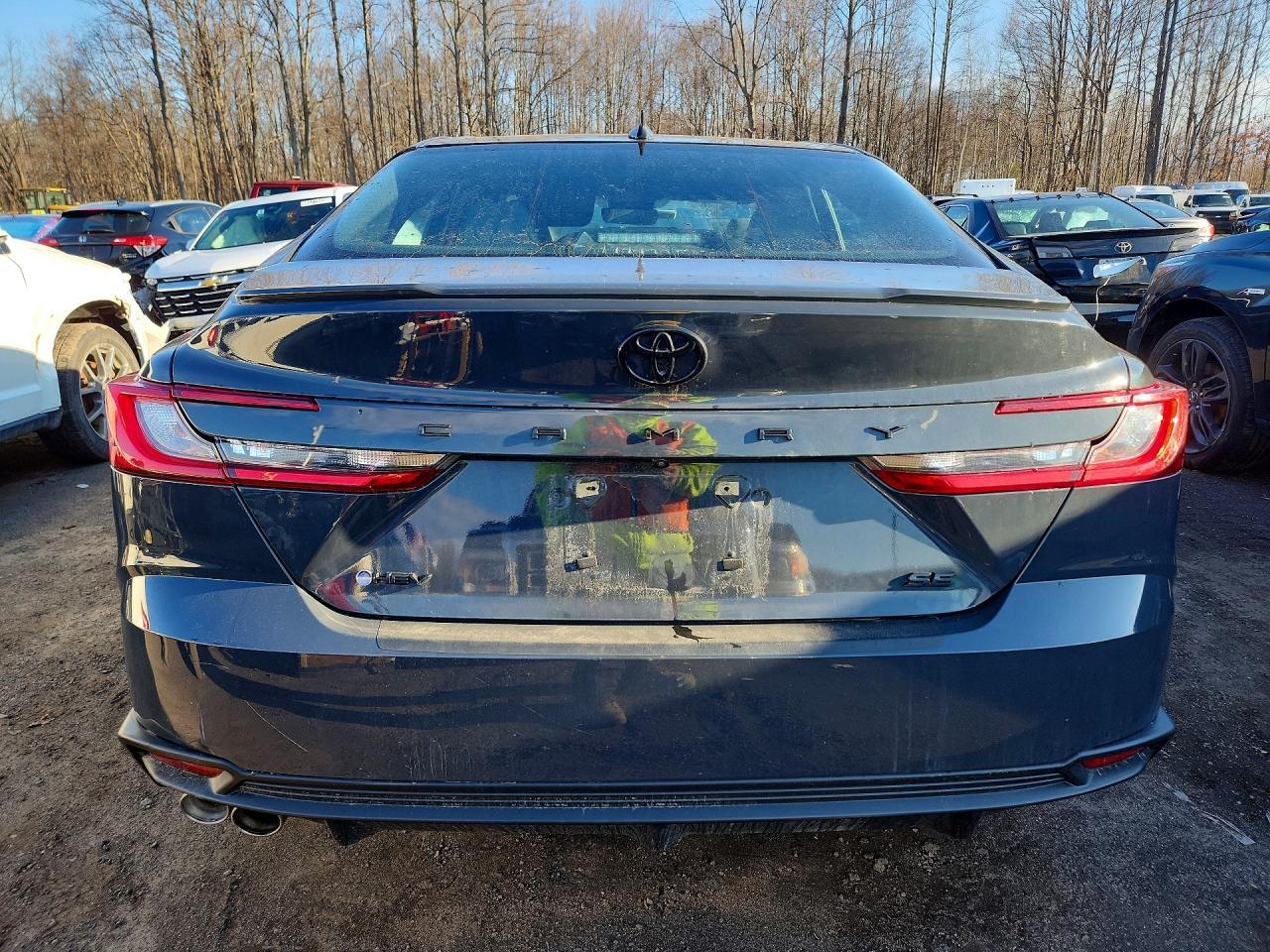 2025 Toyota Camry Se - Image 6