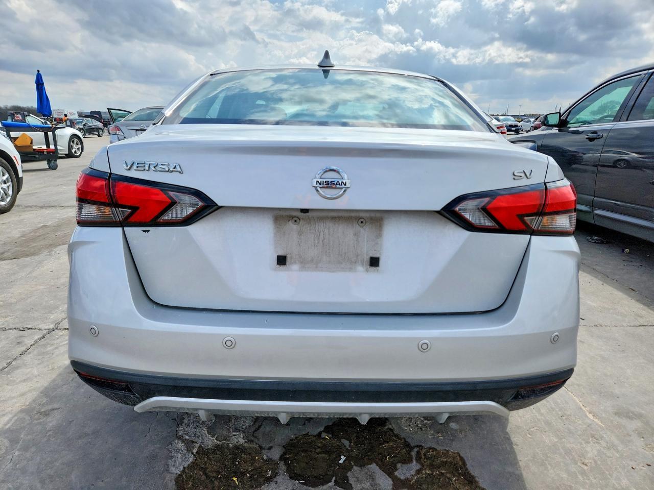 2021 Nissan Versa Sv - Image 6