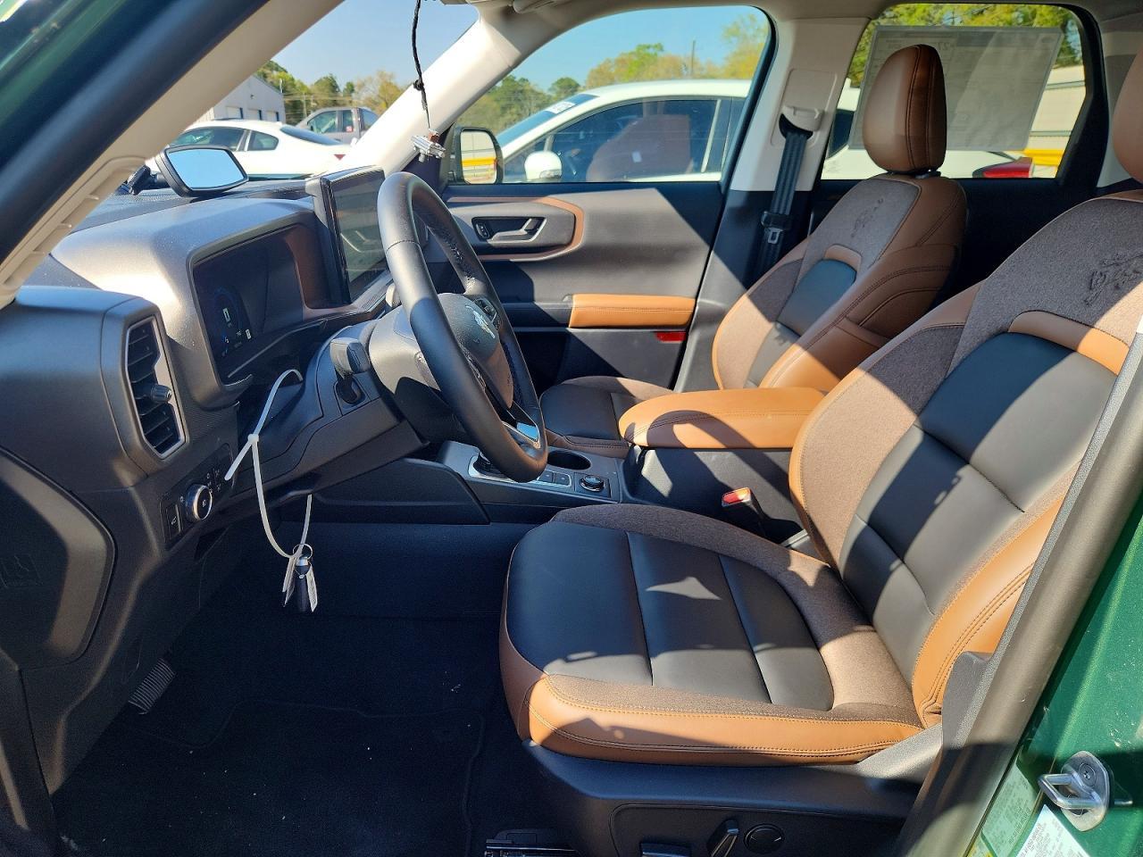 2025 Ford Bronco - Image 7