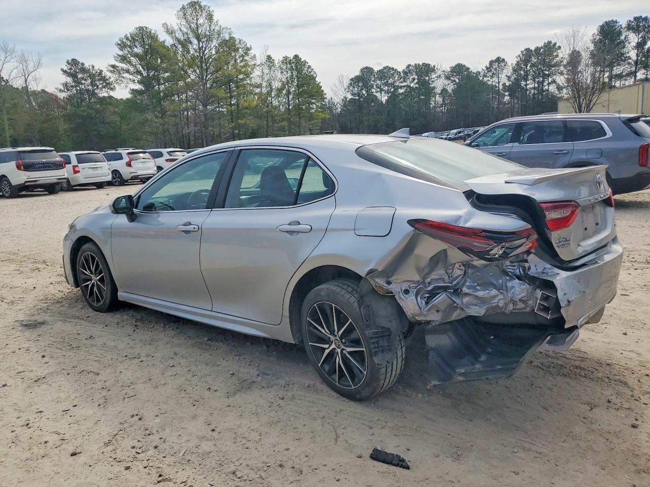 2023 Toyota Camry Se - Image 2