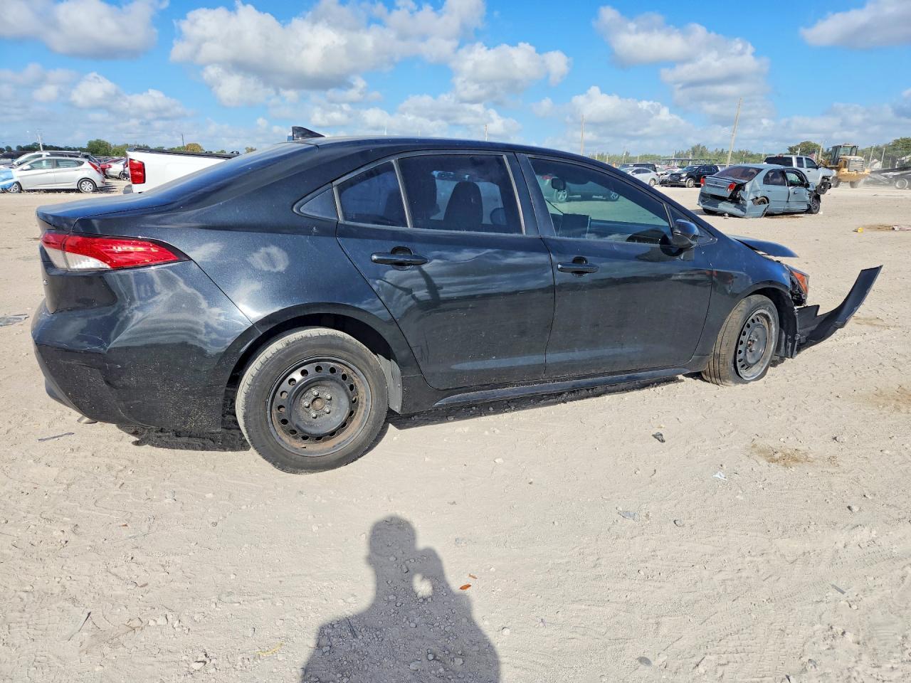 2020 Toyota Corolla Le - Фото 3