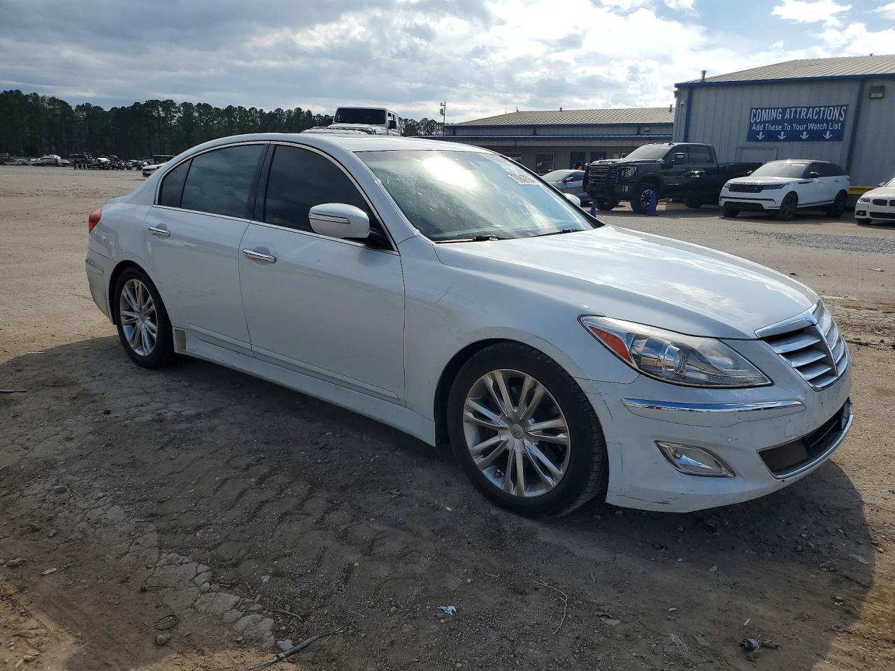 2013 Hyundai Genesis 3.8L - Image 4
