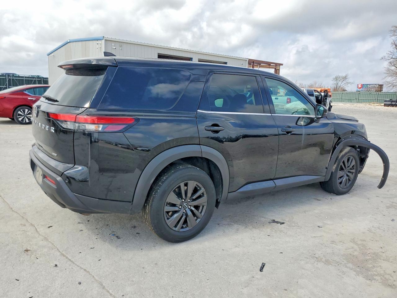 2022 Nissan Pathfinder S - Image 3